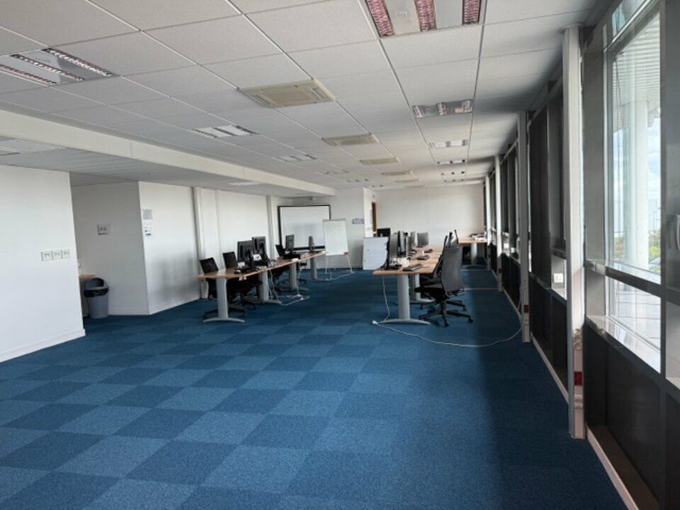 Location bureaux 157 m² non divisibles