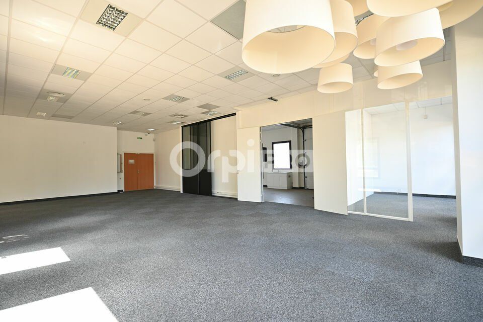 BUREAUX A LOUER - 232,80 m² - SAINT PRIEST