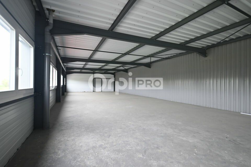 BUREAUX / SHOWRROM A LOUER - 440 m² - SENNECEY LE GRAND