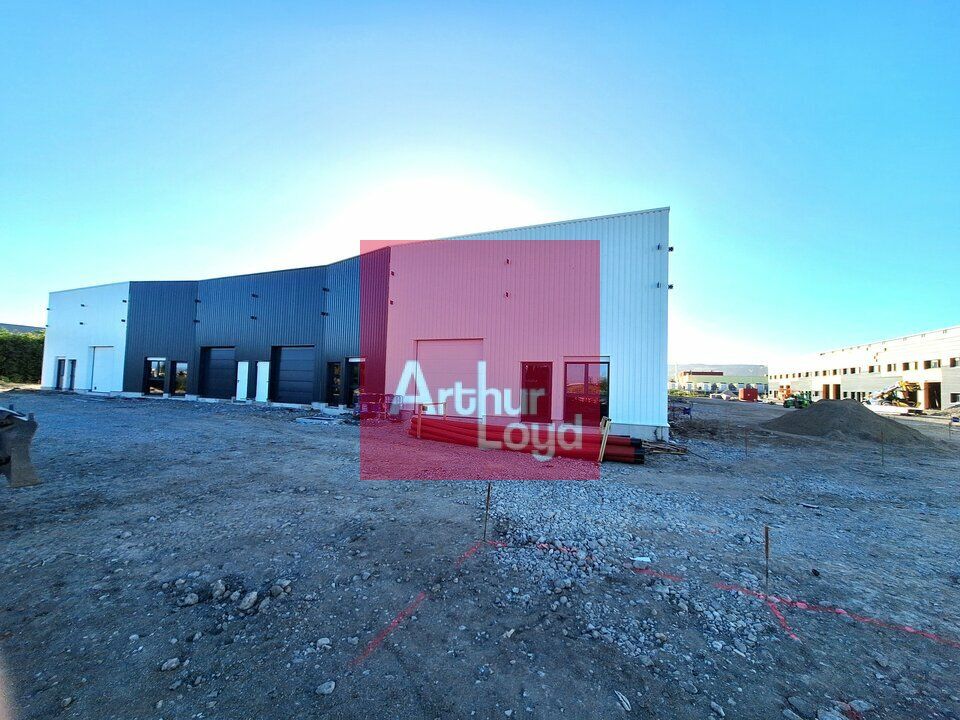 Location local d''activites 158 m² non divisibles