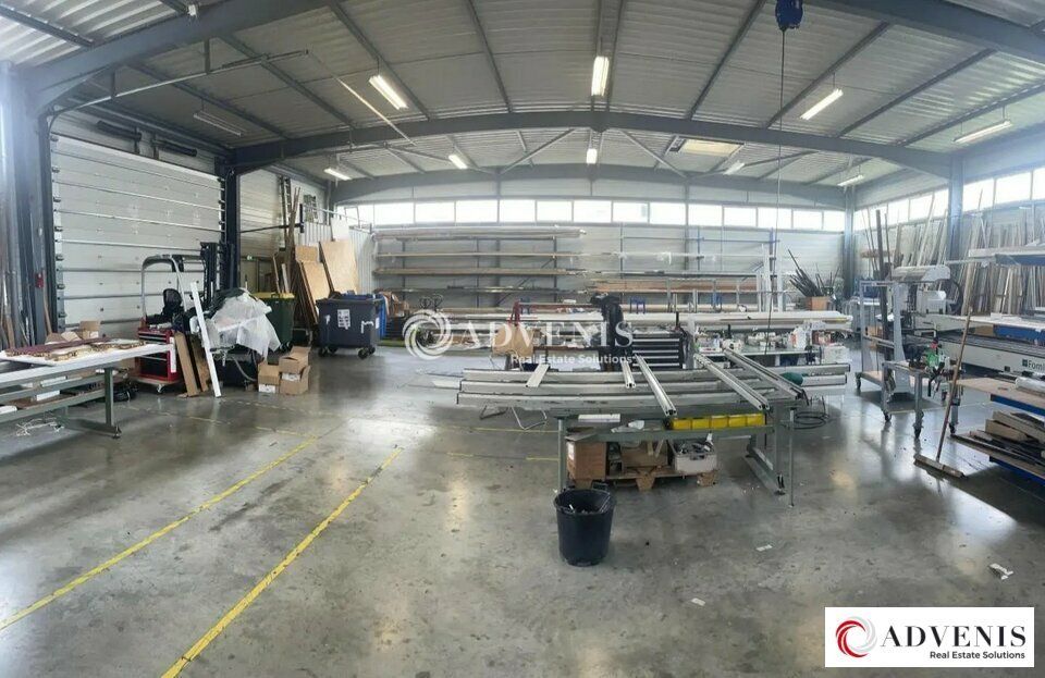Vente local d''activites 1121 m² non divisibles