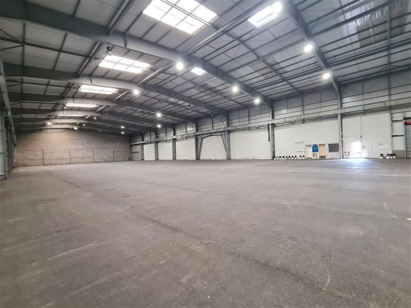 Bâtiment d'activités de 1050 m²  à 10000 m²