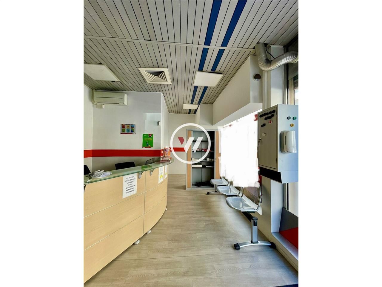 Location local commercial 114 m² non divisibles