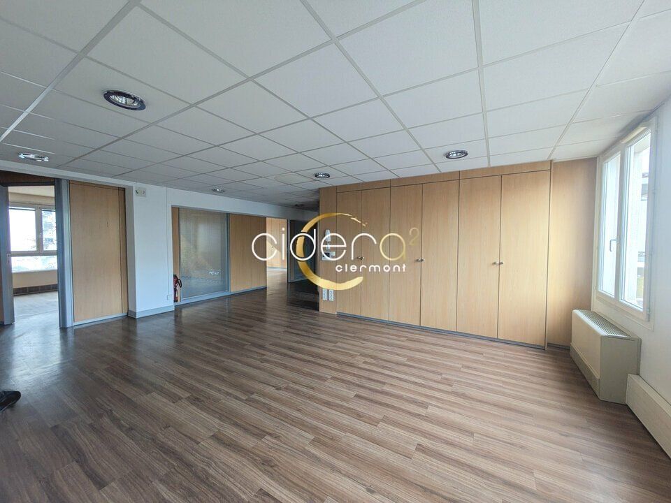 A louer Bureaux ~230m² en 1er étage 