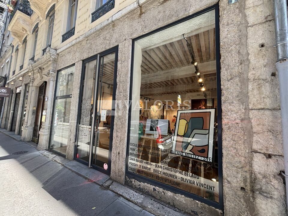 Location local commercial 134.1 m² non divisibles