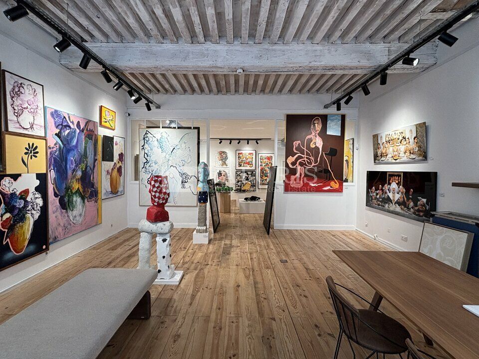 Location local commercial - 134 m²