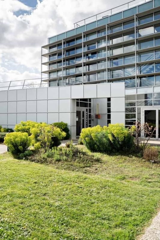 Location entrepôts 80 m² divisibles à partir de 12 m²