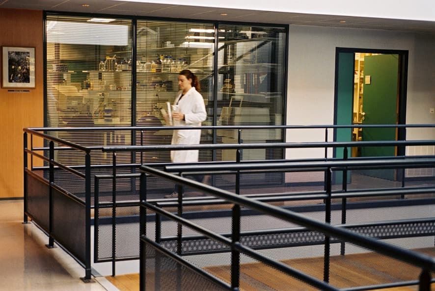 Location entrepôts 400 m² divisibles à partir de 12 m²