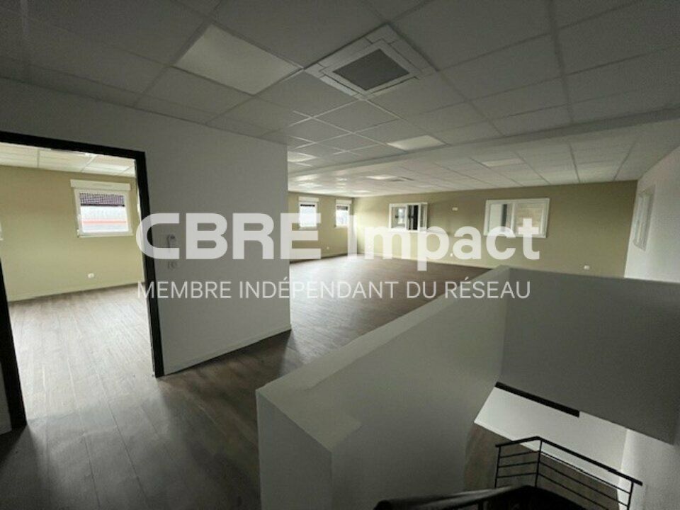 747 m² pour ce local d'activites en location à Cernay les reims