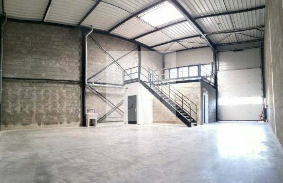 À LOUER – LOCAL D'ACTIVITÉS COMPACT ET FONCTIONNEL – GENAS