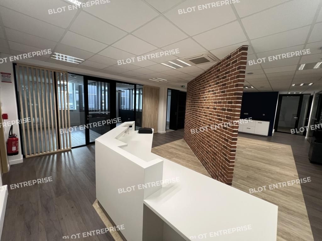 Location bureaux 213 m² non divisibles