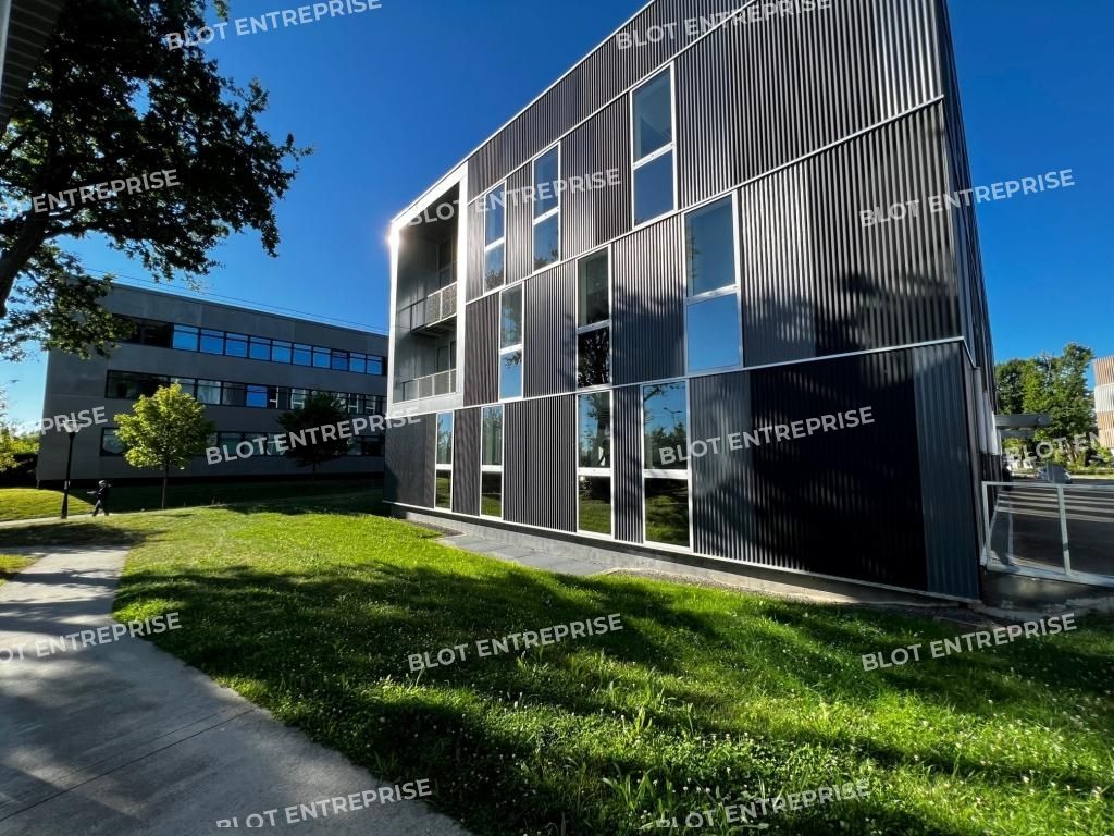 Location bureaux 213 m² non divisibles