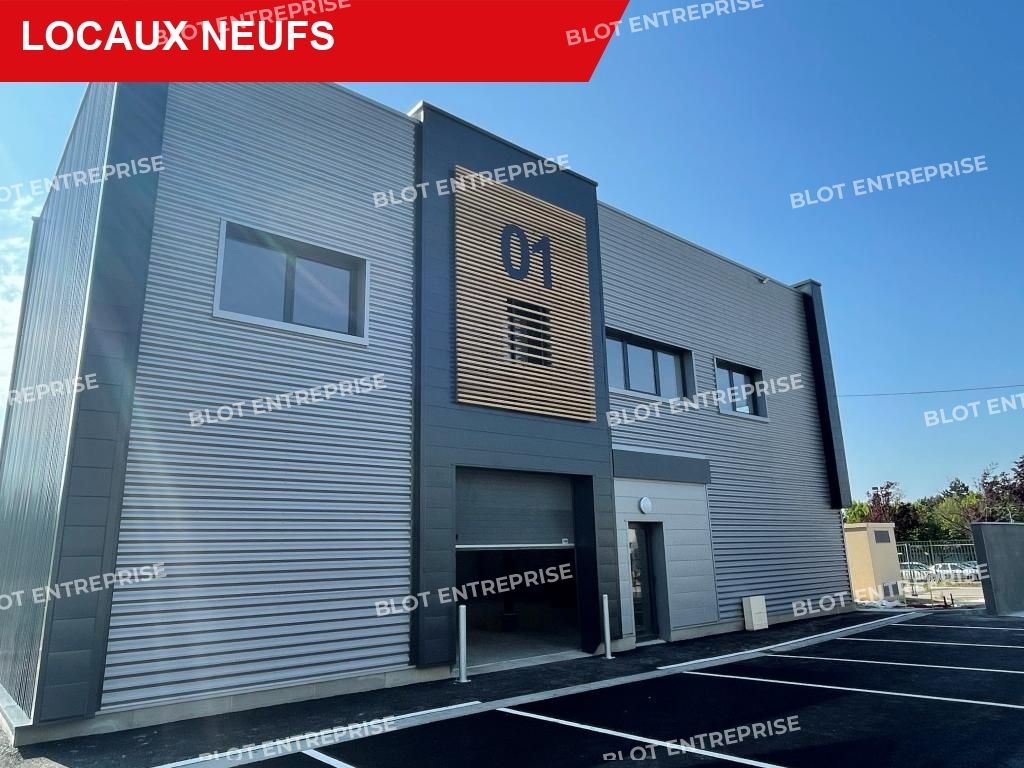Location entrepôts 356 m² non divisibles