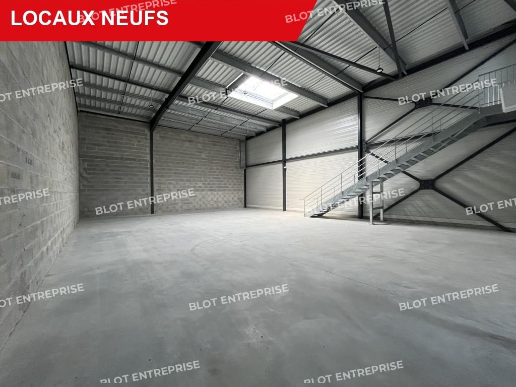 Location entrepôts 356 m² non divisibles