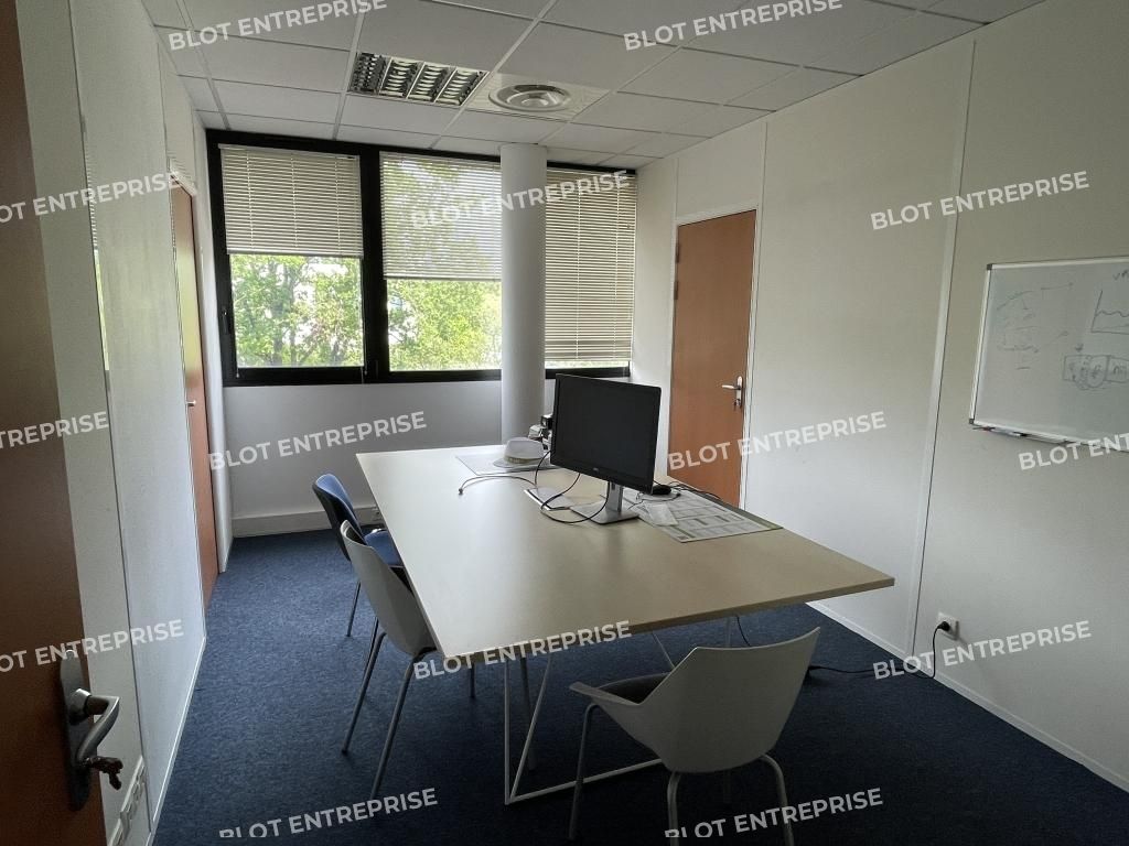 Location bureaux 200 m² non divisibles