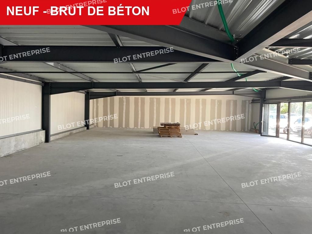 Location local commercial 324 m² non divisibles