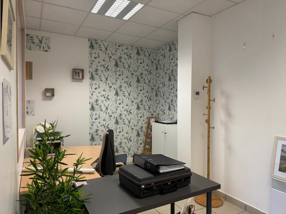 Vente bureaux 100 m² non divisibles