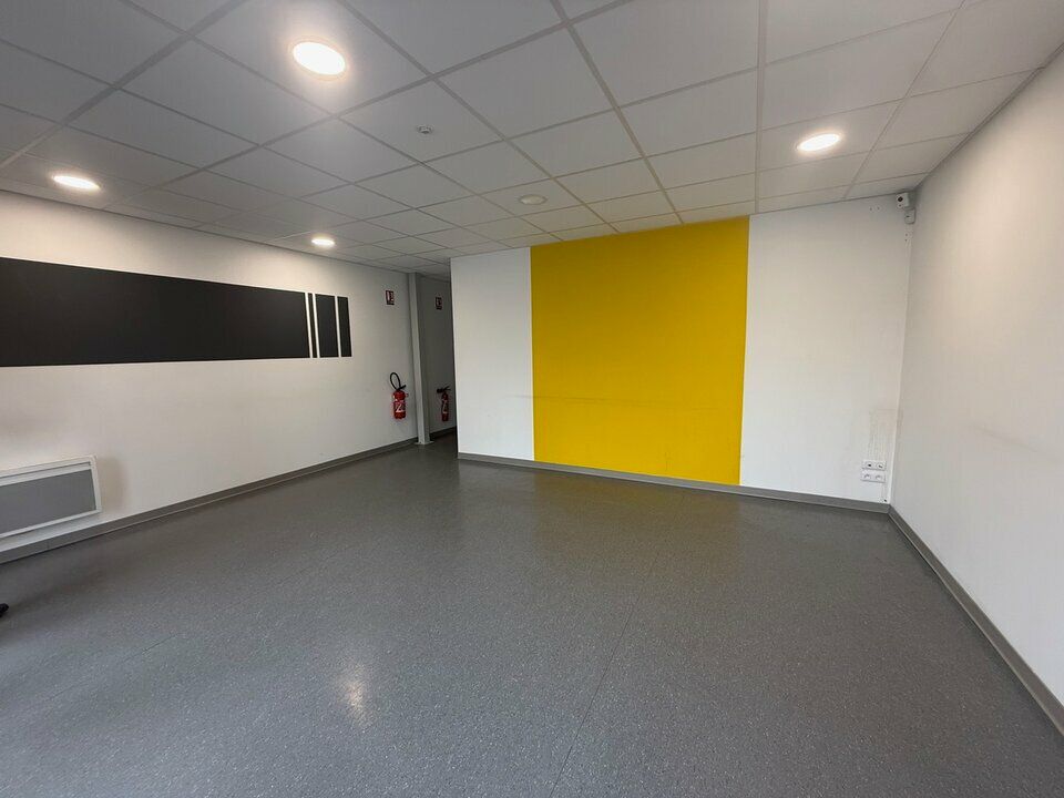 Location local d''activites 430 m² non divisibles