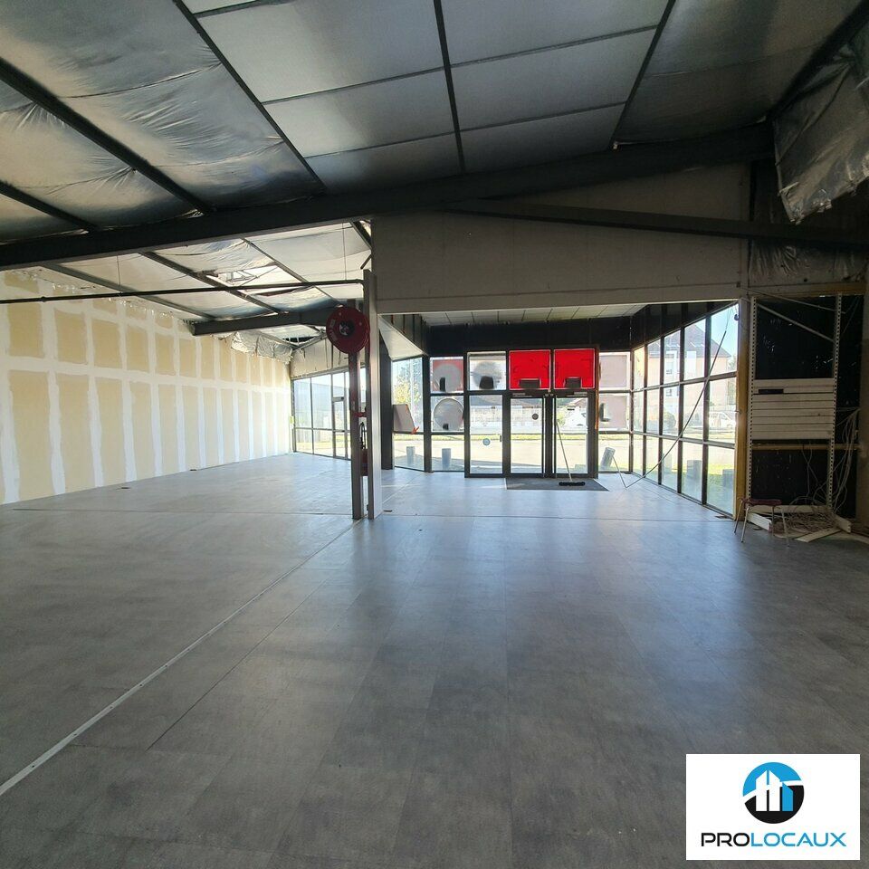 Local commercial situé dans la zone commerciale Chambéry-Chamnord.
