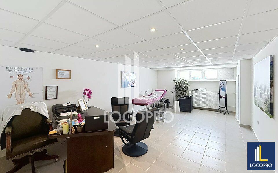 Vente bureaux 183.35 m² non divisibles