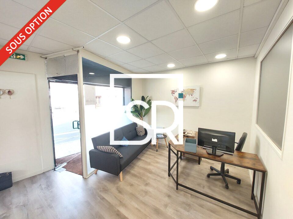 RARE A LA VENTE - LOCAL 68 M² AVEC VITRINE EN ANGLE - CENTRE-VILLE - 63400 CHAMALIERES 