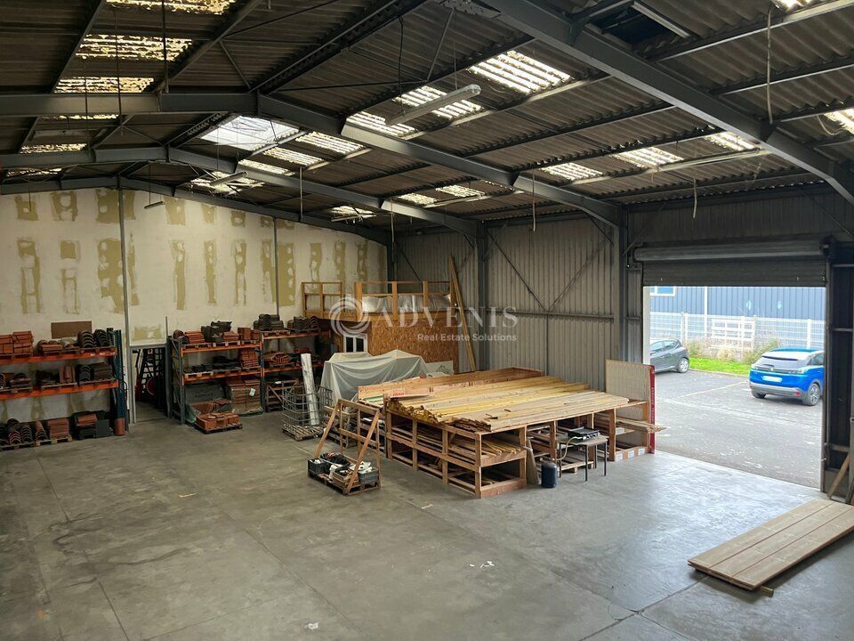 Bâtiment d'activité indépendant d'environ 1 600 m², à louer à proximité de Tours 