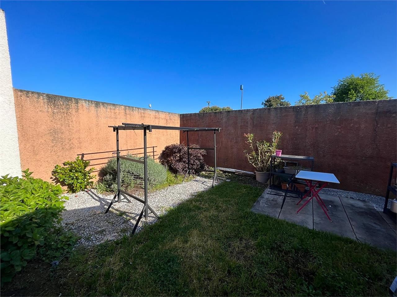 Location local commercial 100.00 m² à CESTAS