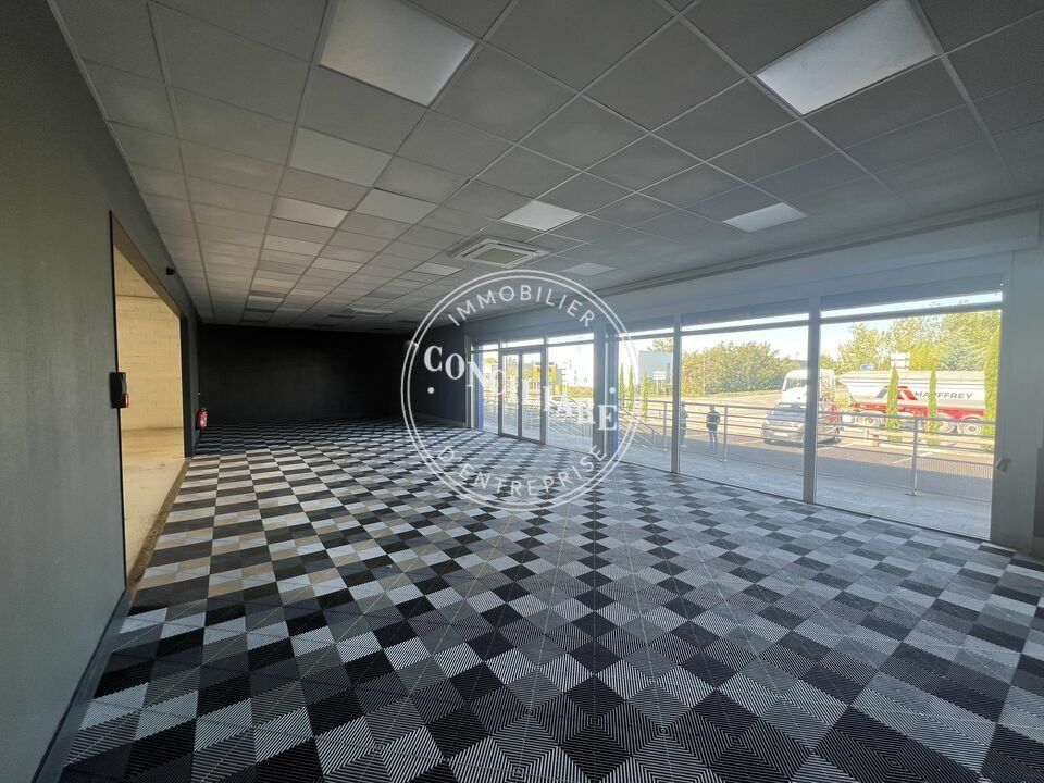 Location entrepot 380 m² non divisibles