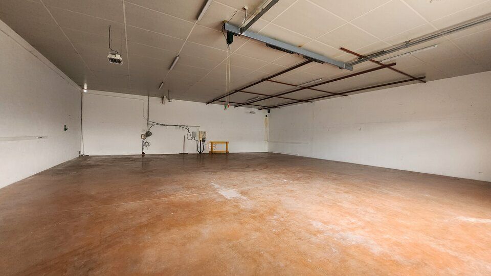 CHEVIGNY-SAINT-SAUVEUR - LOCAL D'ACTIVITES - A LOUER