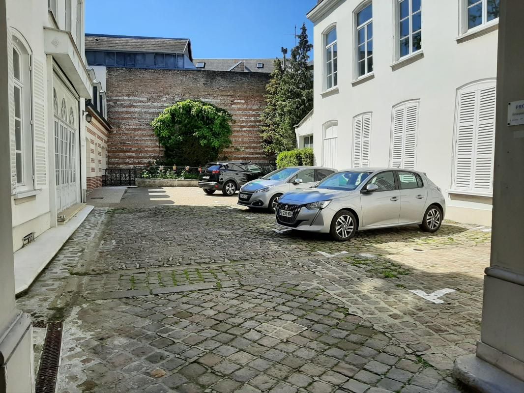 Location bureaux 293 m² divisibles à partir de 45 m²