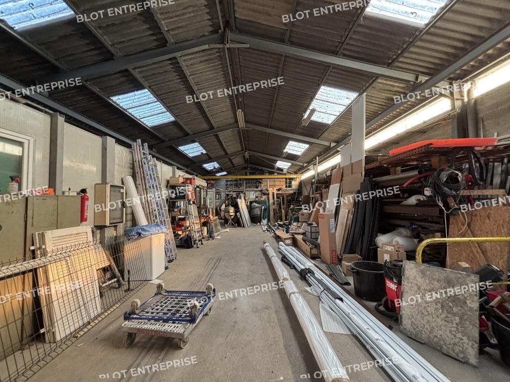 Location entrepôts 316 m² non divisibles