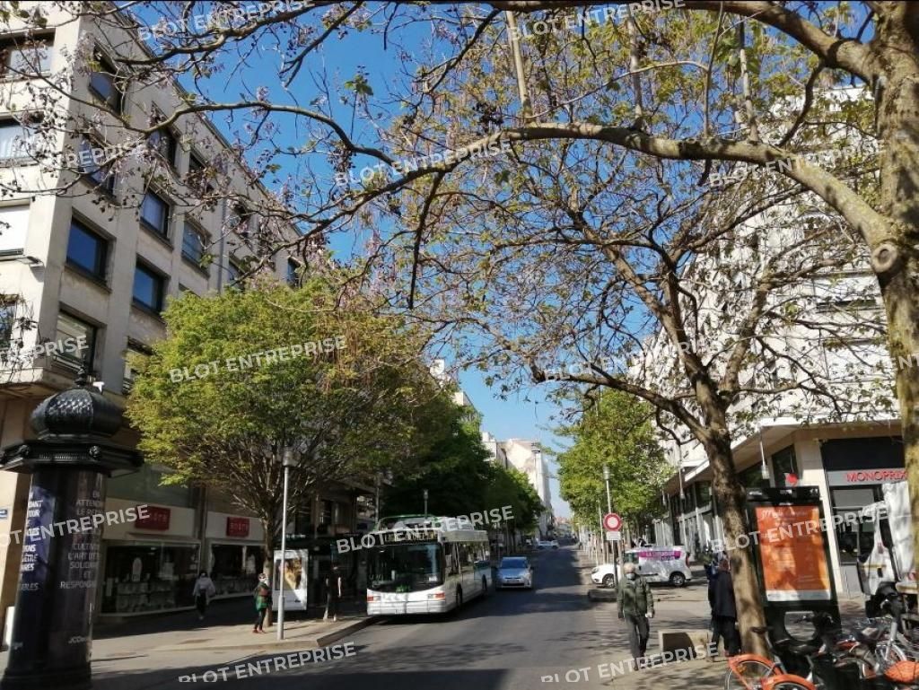 Location bureaux 111 m² non divisibles