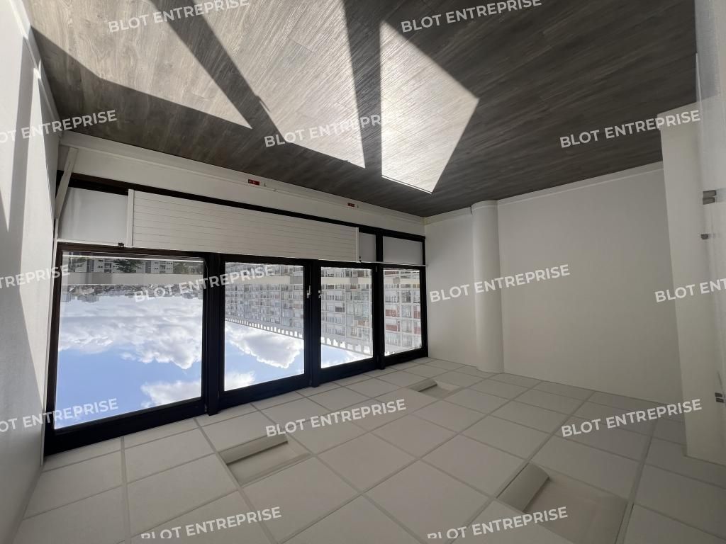 Location bureaux 640 m² non divisibles
