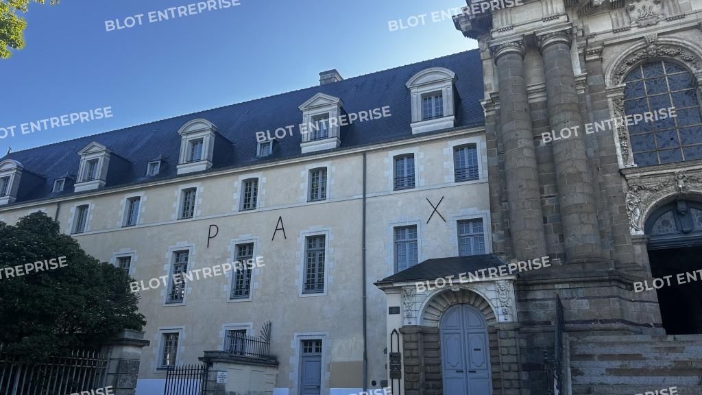 Location bureaux 320 m² non divisibles