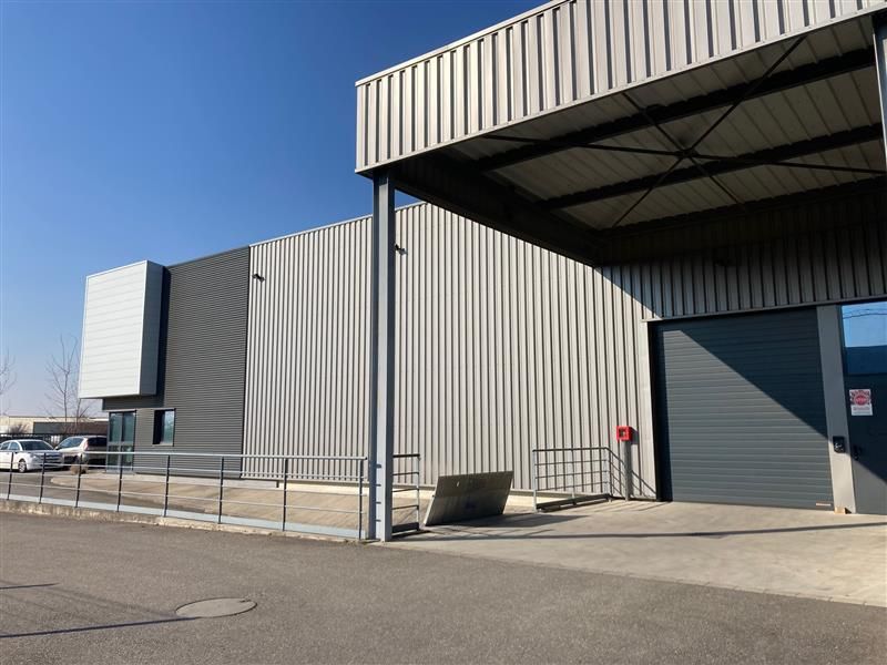 Bâtiment indépendant à usage d'activité à louer - Zone artisanale - Weyersheim