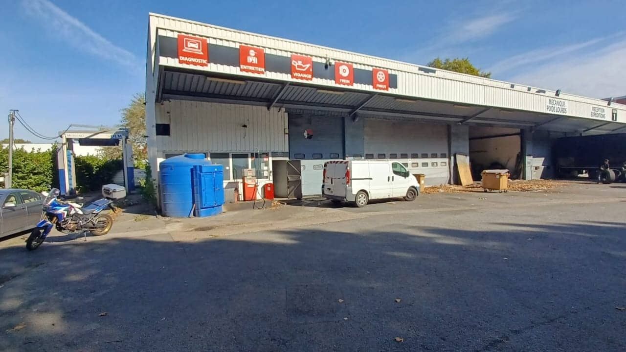 Location entrepôts 1500 m² non divisibles