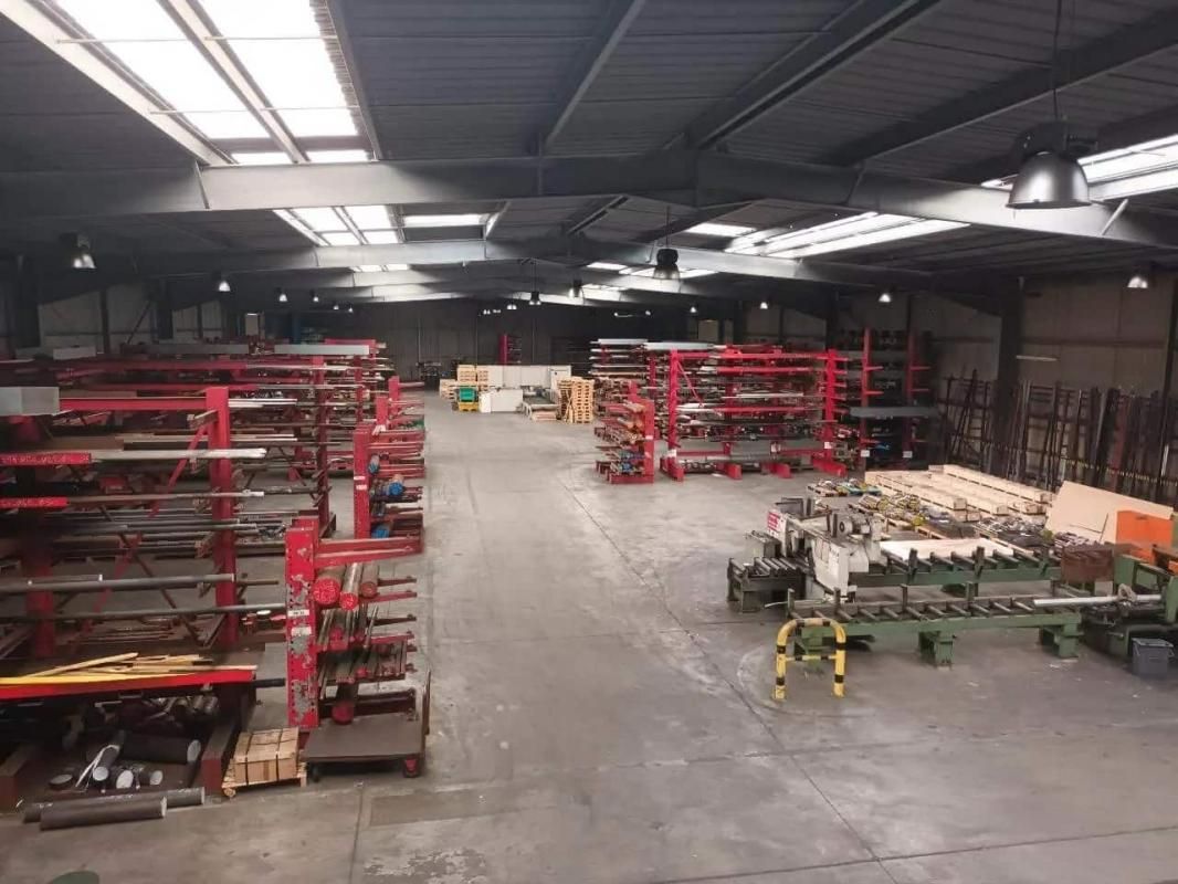 Location entrepôts 2176 m² non divisibles