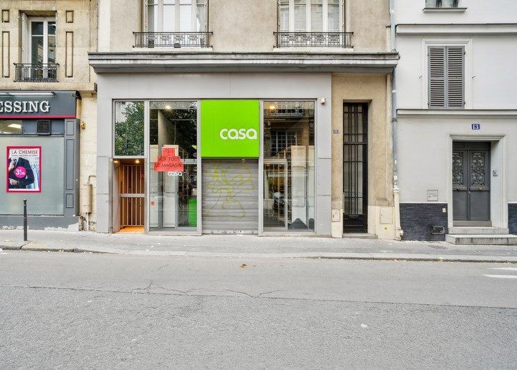 Location local commercial 396 m² à Paris