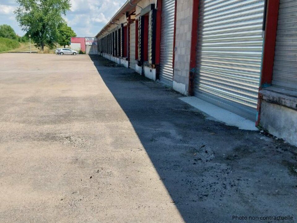 Bâtiment industriel et foncier à vendre ou louer de 10 000 m² à Liffol-le-Grand (88360)