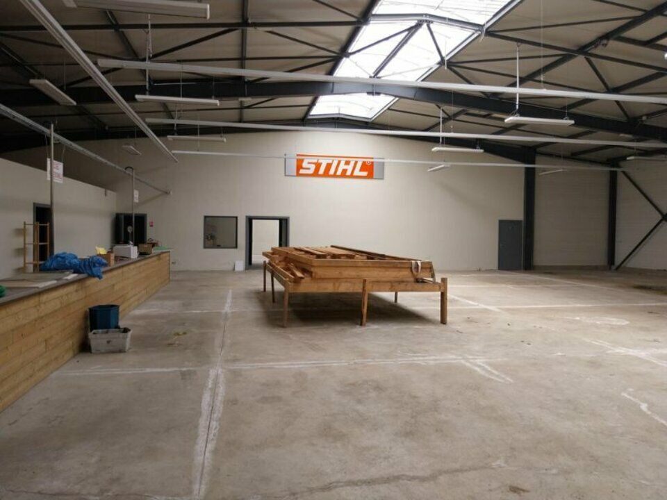 Vente entrepot 2500 m² non divisibles