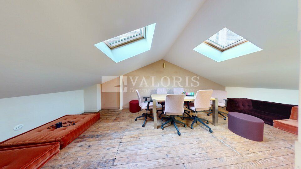 298 m² pour ce local professionnel en location à Villeurbanne