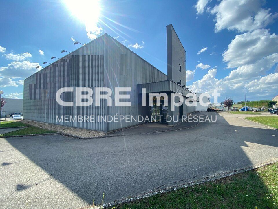 Location local d''activites 972 m² non divisibles