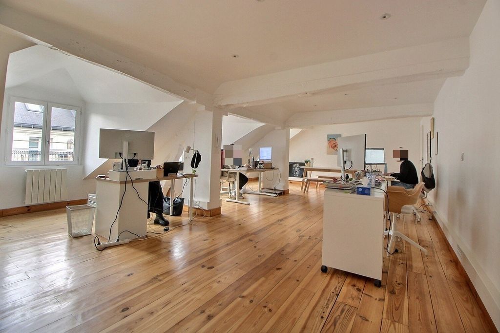 Location bureaux 128 m² non divisibles