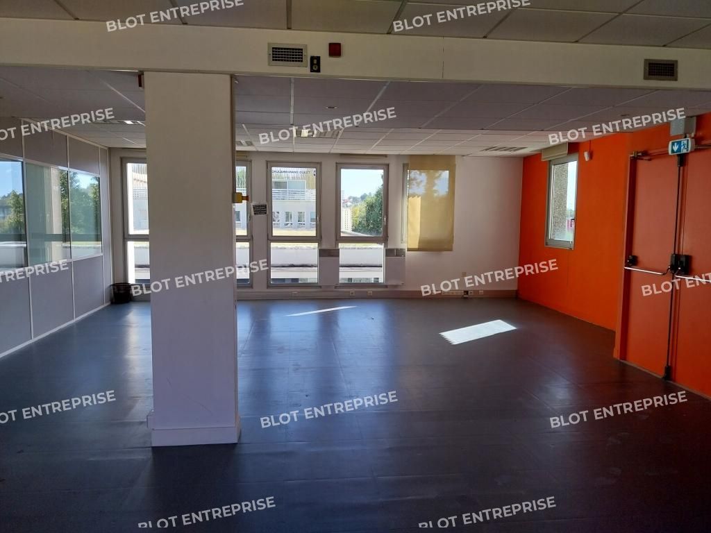 Location bureaux 409 m² non divisibles