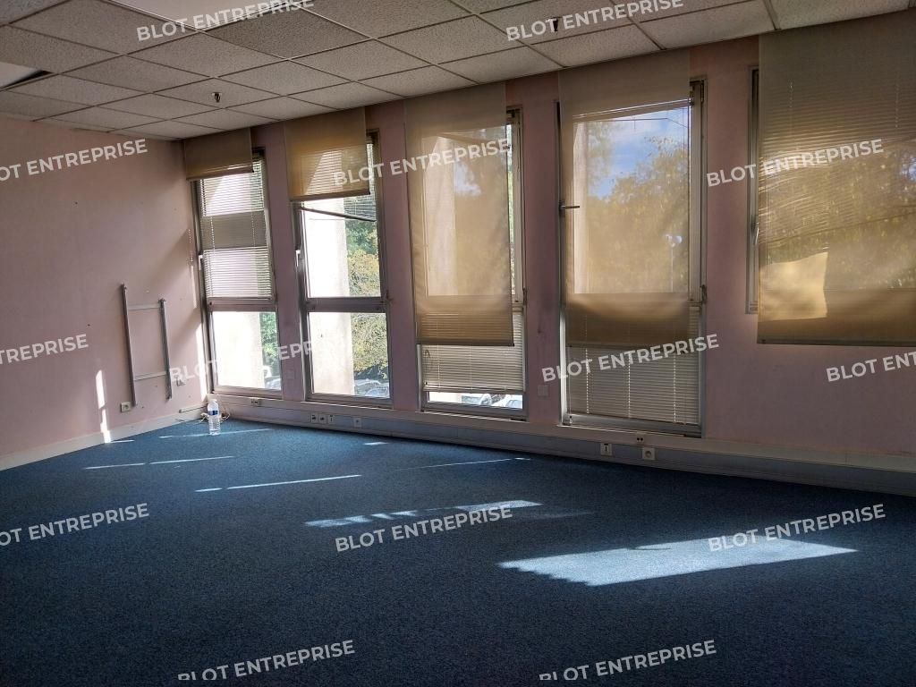Location bureaux 461 m² non divisibles