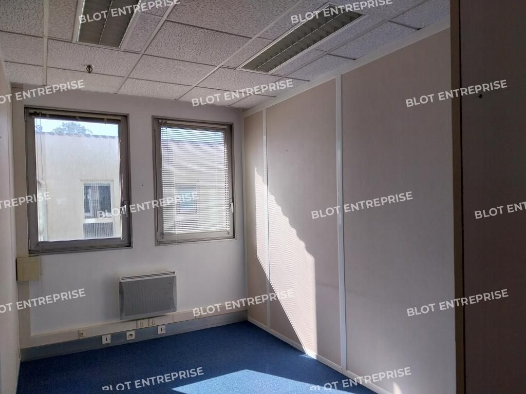 Location bureaux 93 m² non divisibles