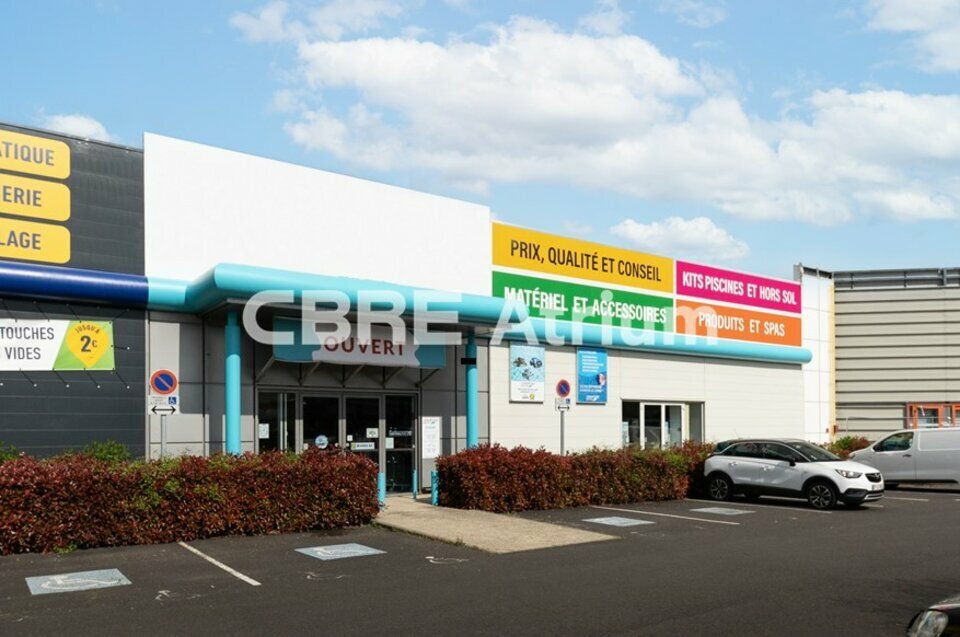 Location local commercial 850 m² non divisibles
