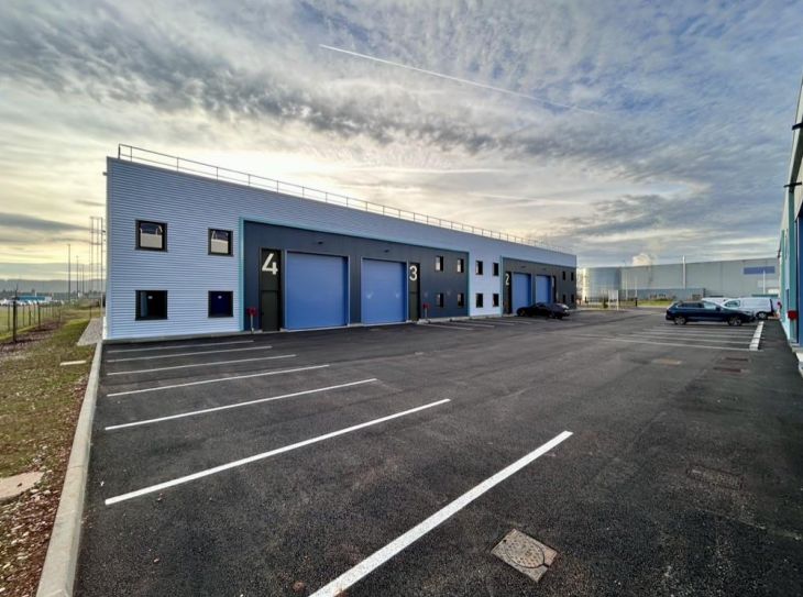 Vente local 568 m² à Saint-Vulbas