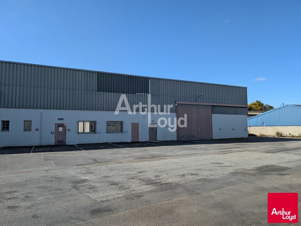 Location local d''activites 1040 m² non divisibles