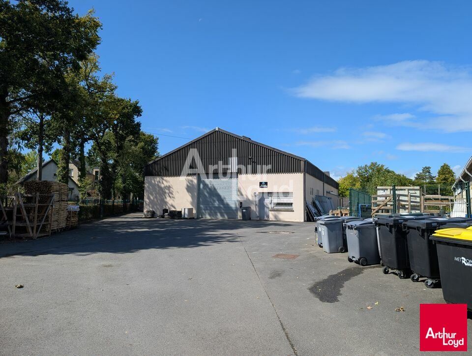 Location local d''activites 500 m² non divisibles